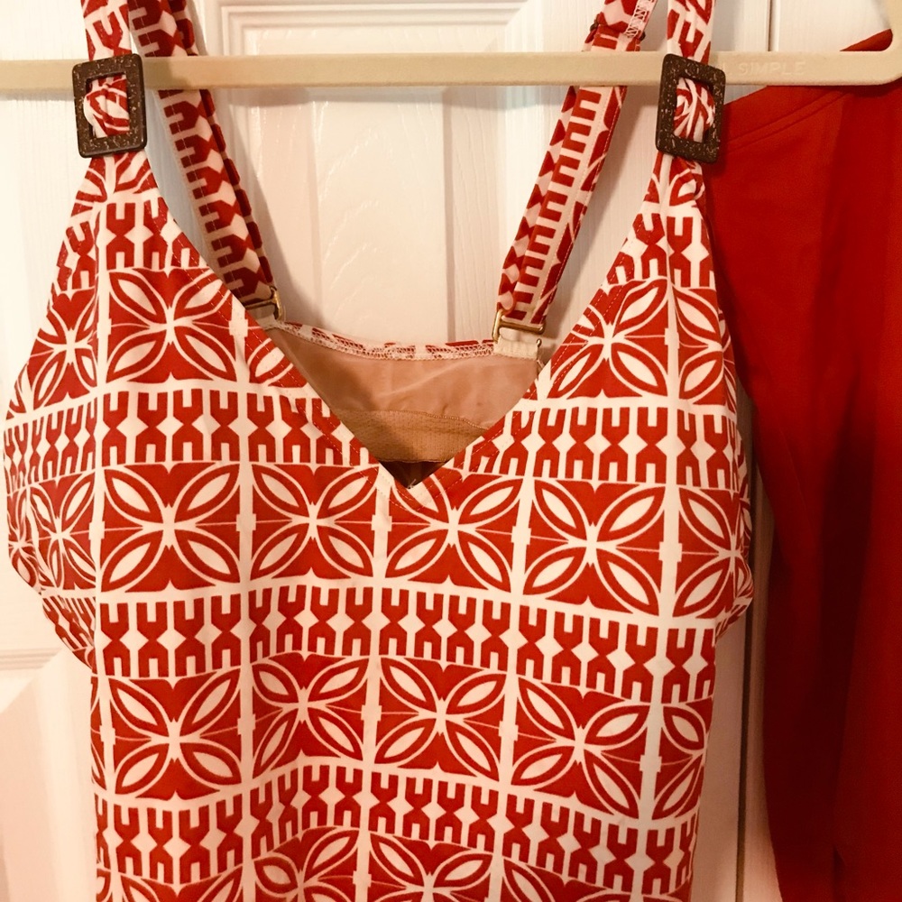 Lands End tankini red geometric print 18W